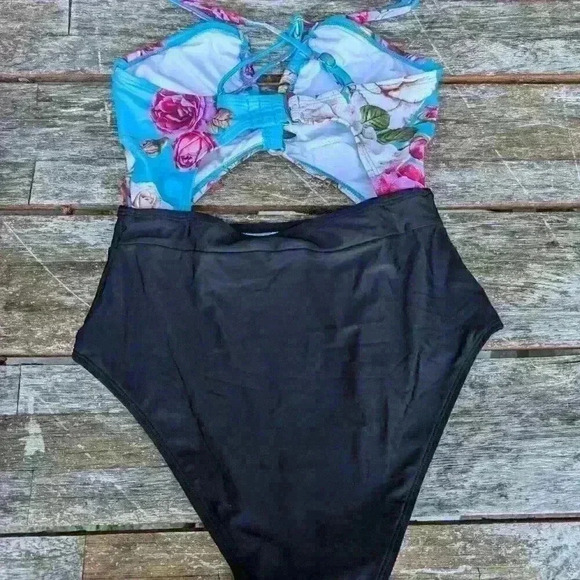 NWT cupshe cutout blue floral one piece swim suit size small - Picture 2 of 4